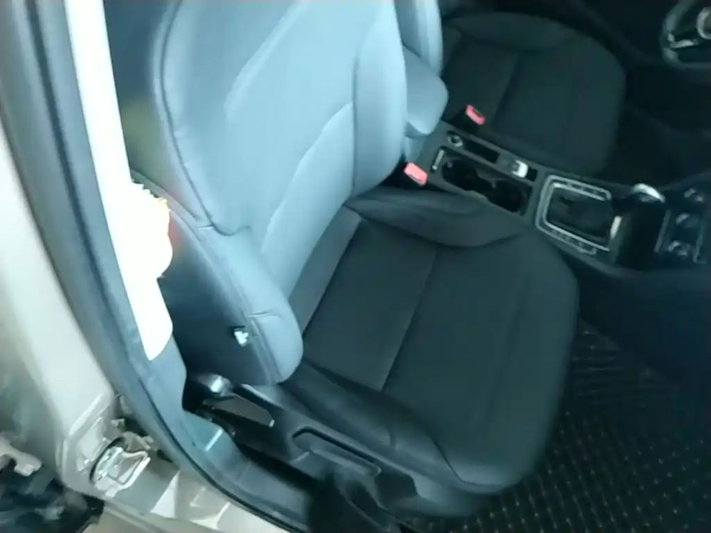 Volkswagen Golf — миниатюра 25