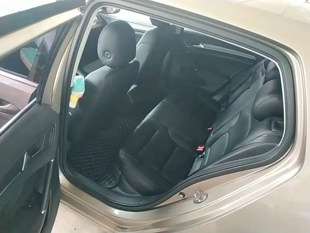 Volkswagen Golf — миниатюра 17