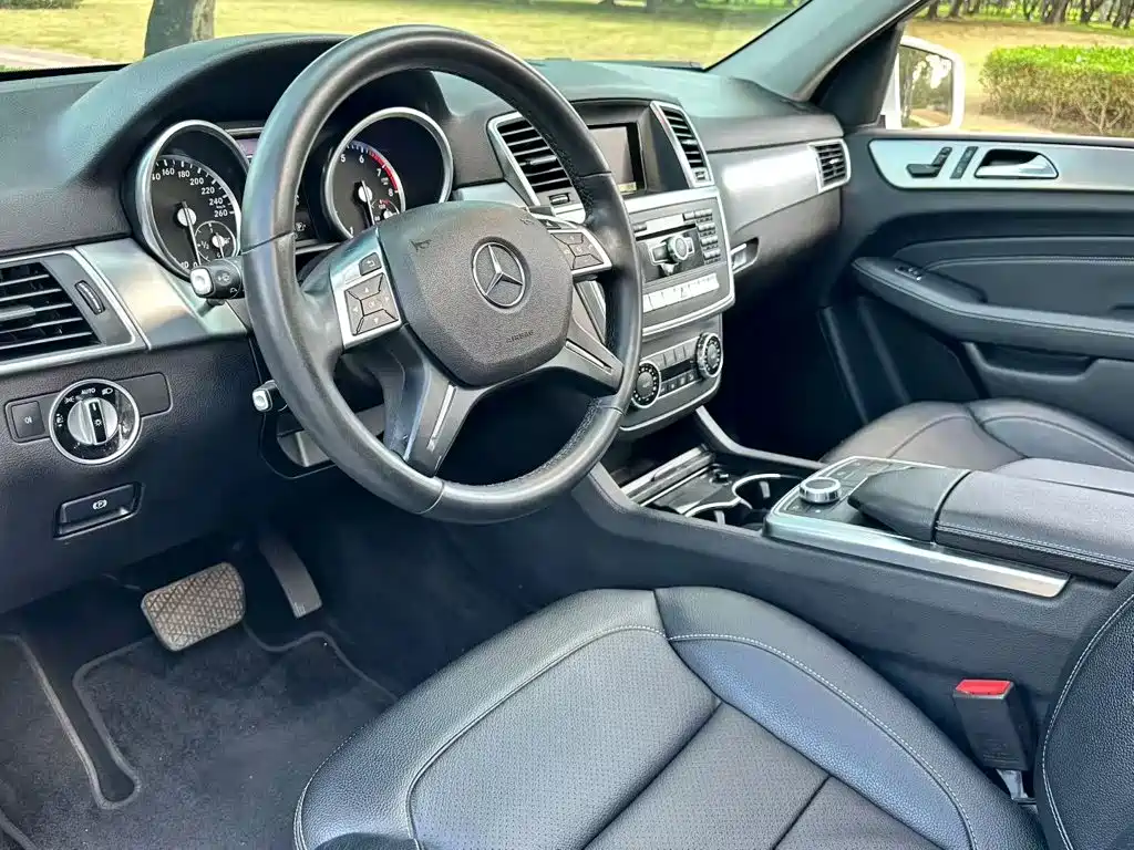Mercedes-Benz M-Class — миниатюра 5