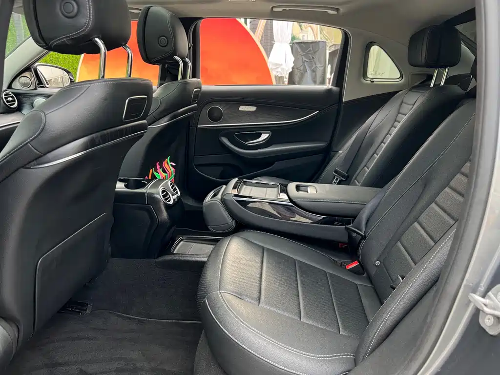 Mercedes-Benz E-Class — миниатюра 14