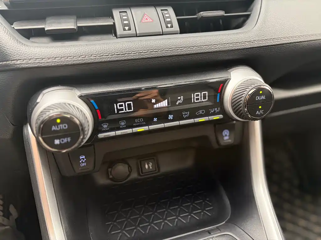 Toyota Wildlander 2022 2.0L CVT Luxury