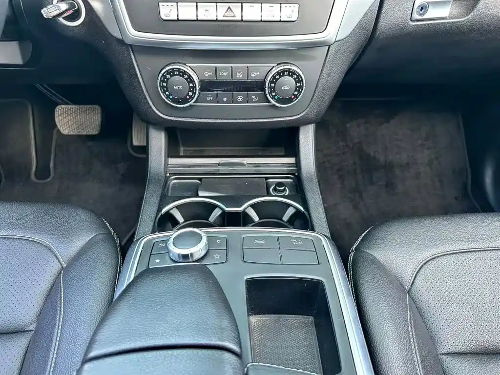 Mercedes-Benz M-Class — миниатюра 8