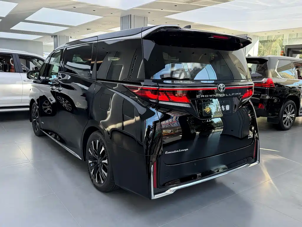Toyota Vellfire — миниатюра 24