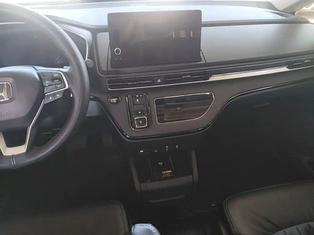 Honda Elysion — миниатюра 13