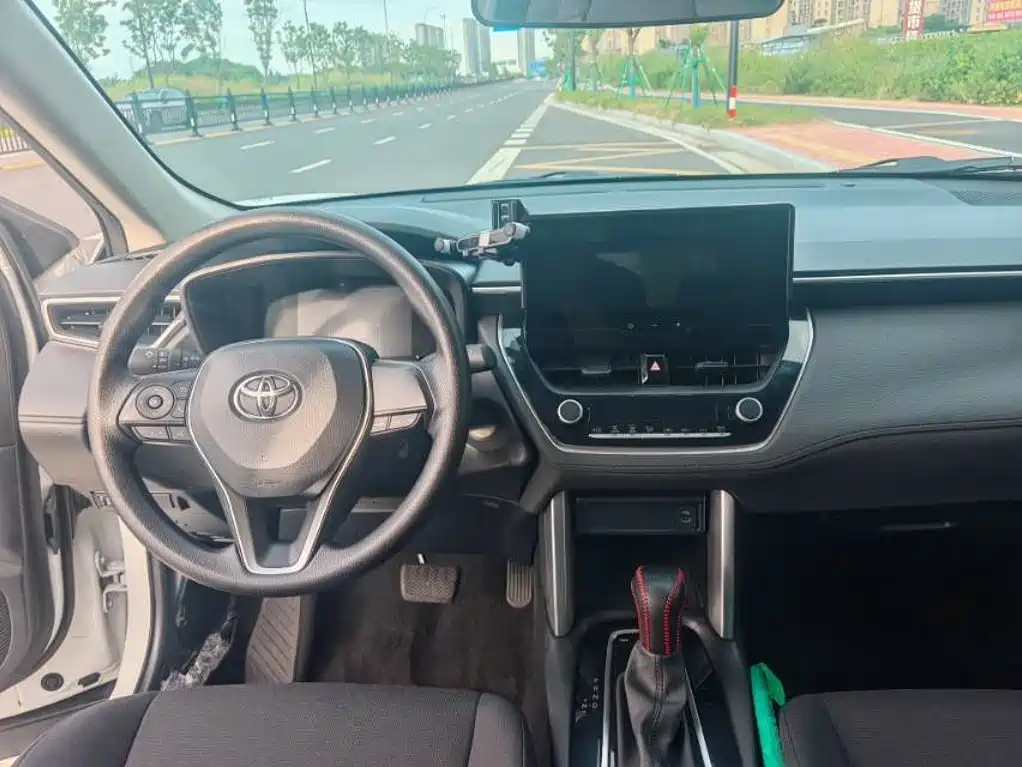 Toyota Frontlander — миниатюра 7