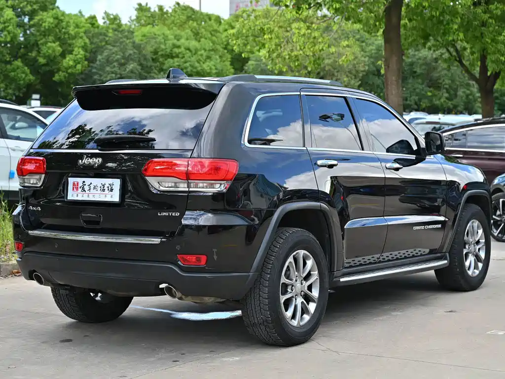 Jeep Grand Cherokee (Import) — миниатюра 5