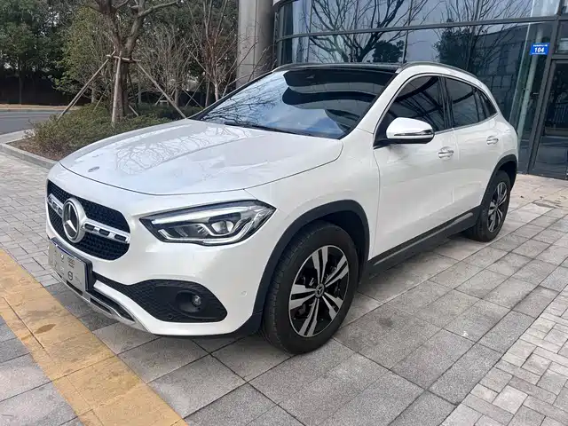 MERCEDES-BENZ GLA