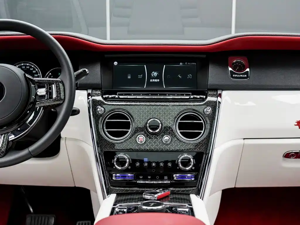 Rolls-Royce Cullinan — миниатюра 18