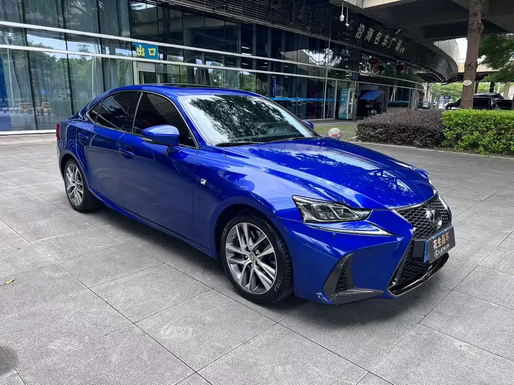 Lexus IS 2017 300 F SPORT