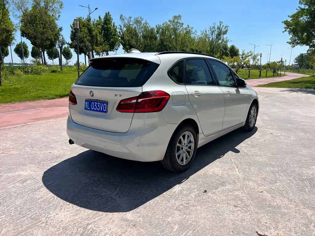 BMW 2 Series Active Tourer — миниатюра 6