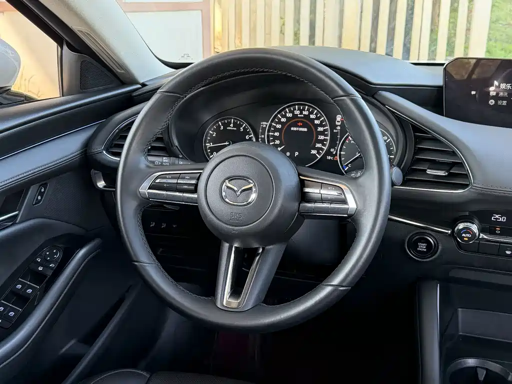 Mazda 3 Axela — миниатюра 6