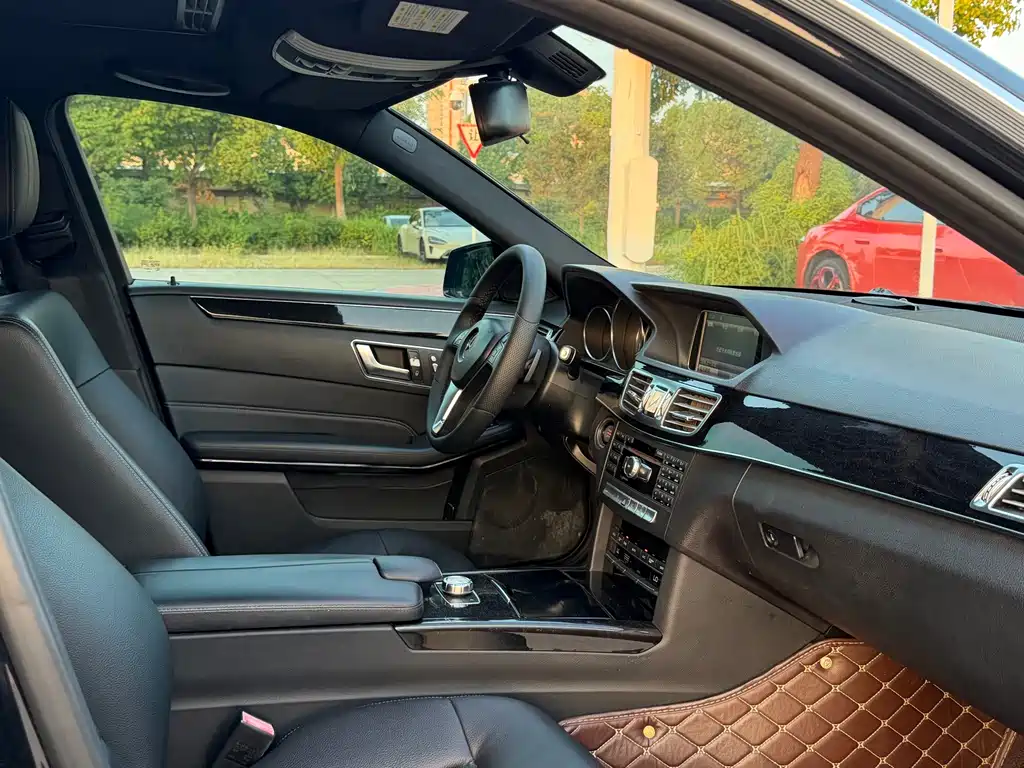 Mercedes-Benz E-Class — миниатюра 18