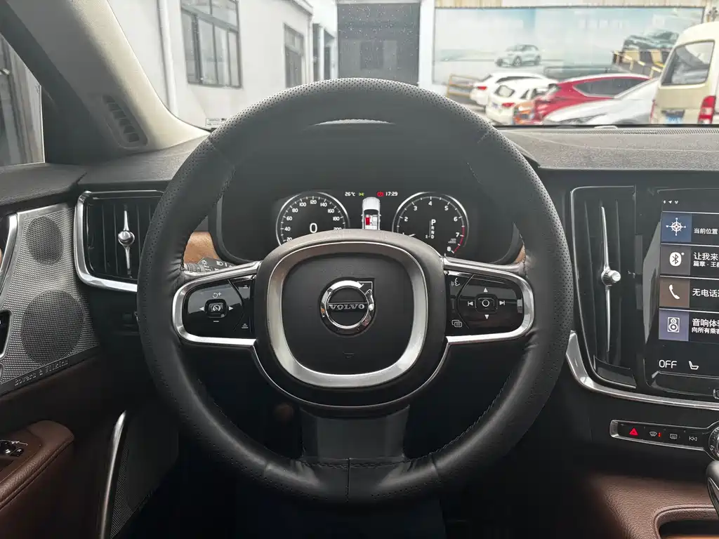 Volvo S90 2019 T5