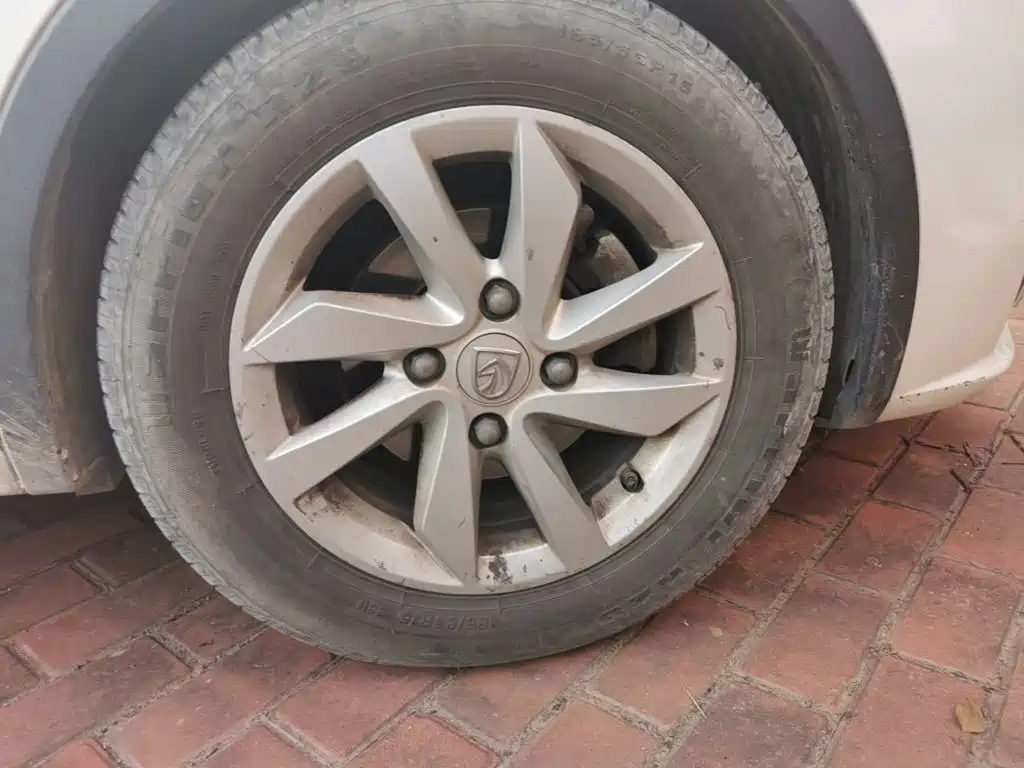 Baojun 310W — миниатюра 8