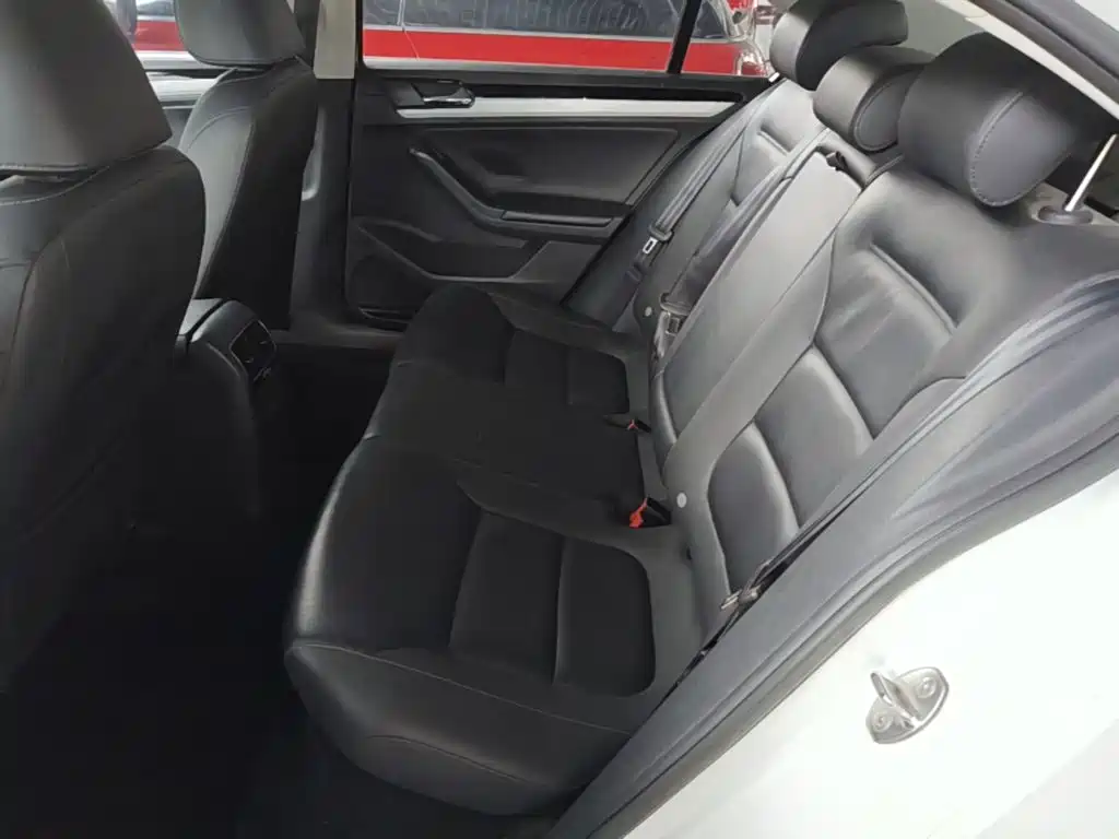 Volkswagen Sagitar — миниатюра 17