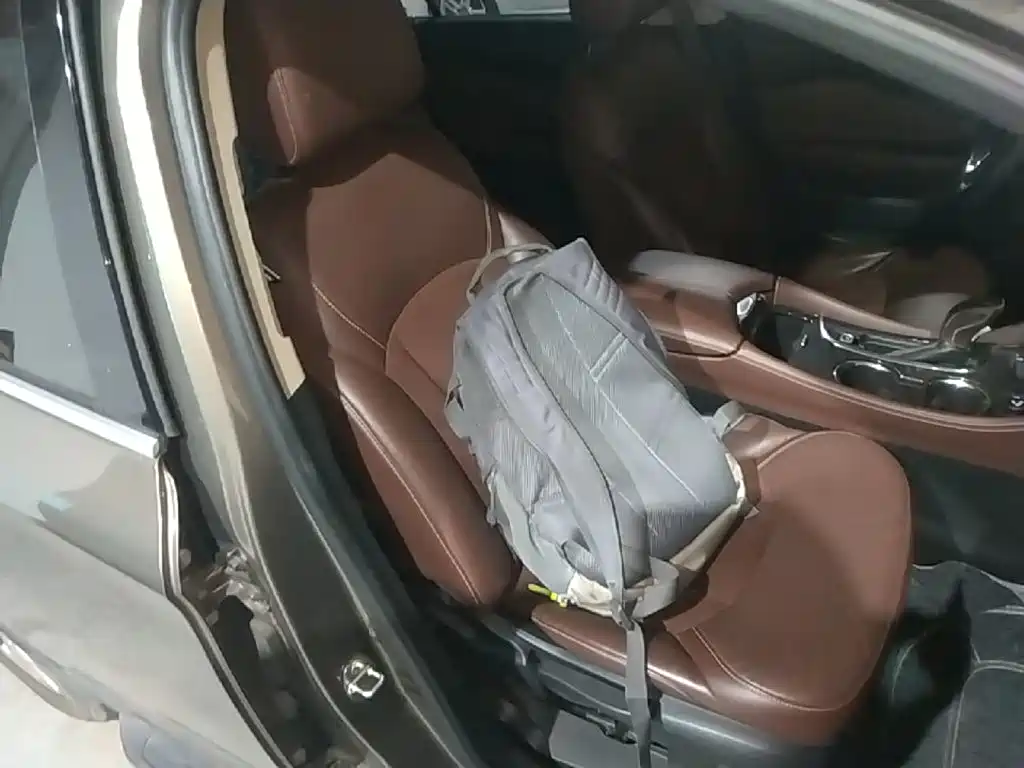 Buick Envision Plus — миниатюра 25
