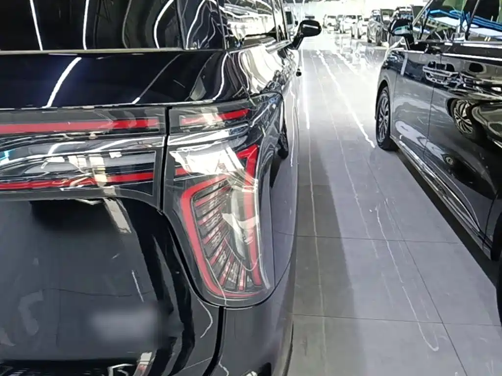 Hongqi Hongqi HQ9 PHEV — миниатюра 8