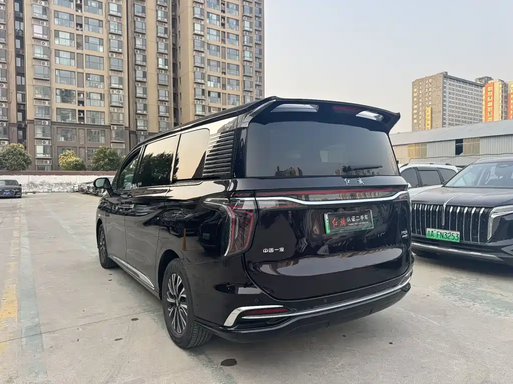 Hongqi HQ9 PHEV 2024 2.0T