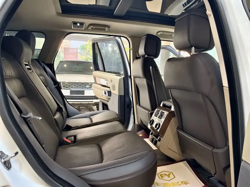 Land Rover Range Rover — миниатюра 10