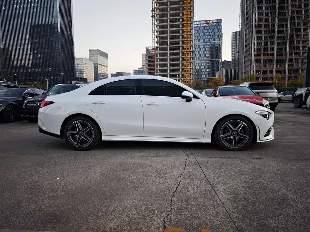 MERCEDES-BENZ CLA