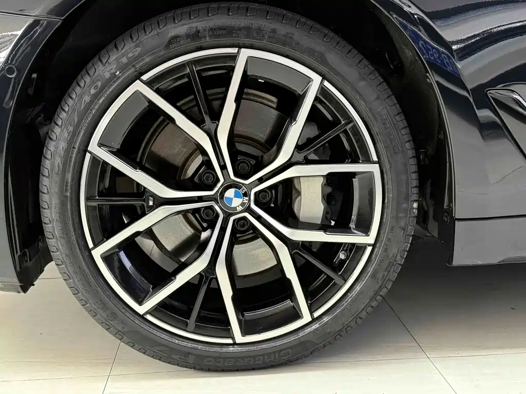 BMW 5 Series — миниатюра 16
