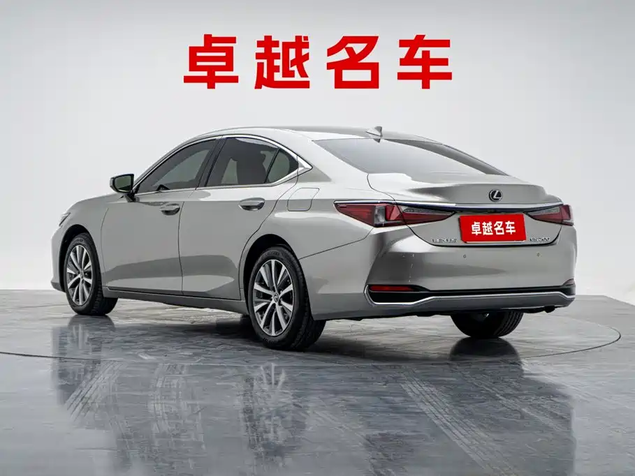 Lexus ES — миниатюра 8