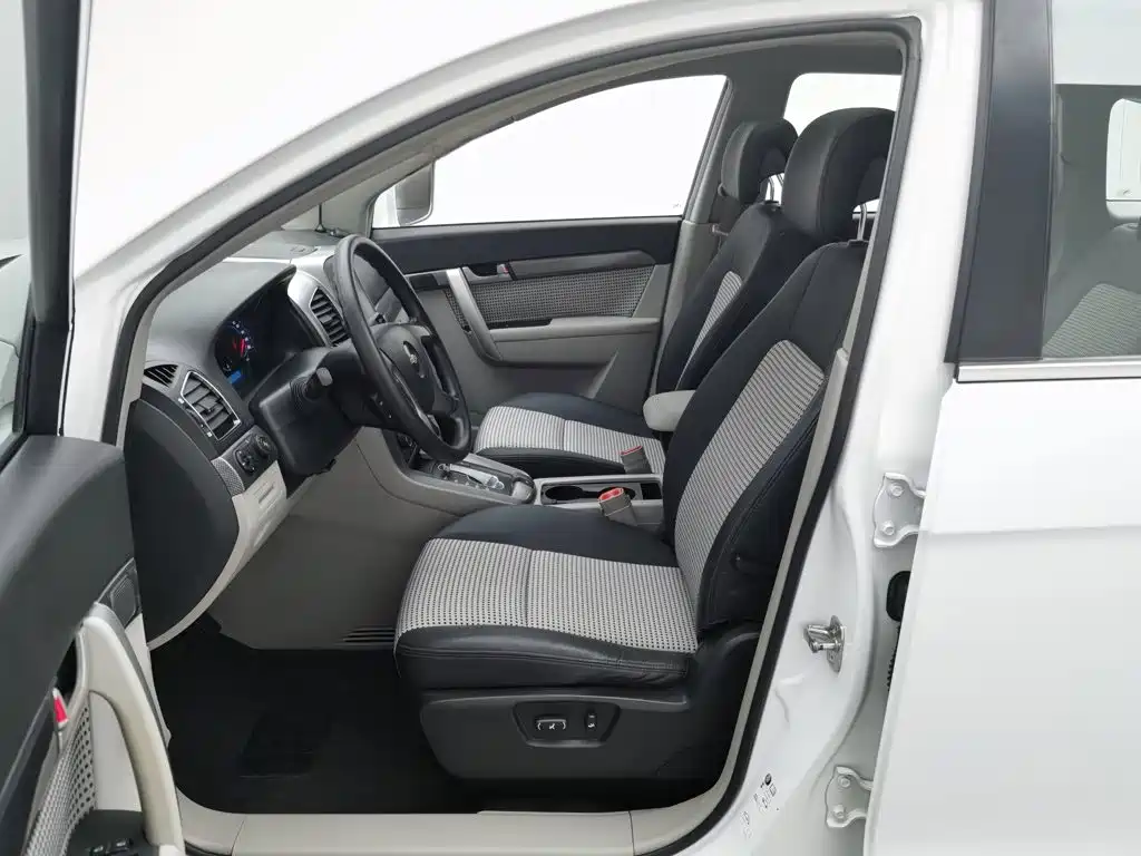Chevrolet Captiva — миниатюра 10