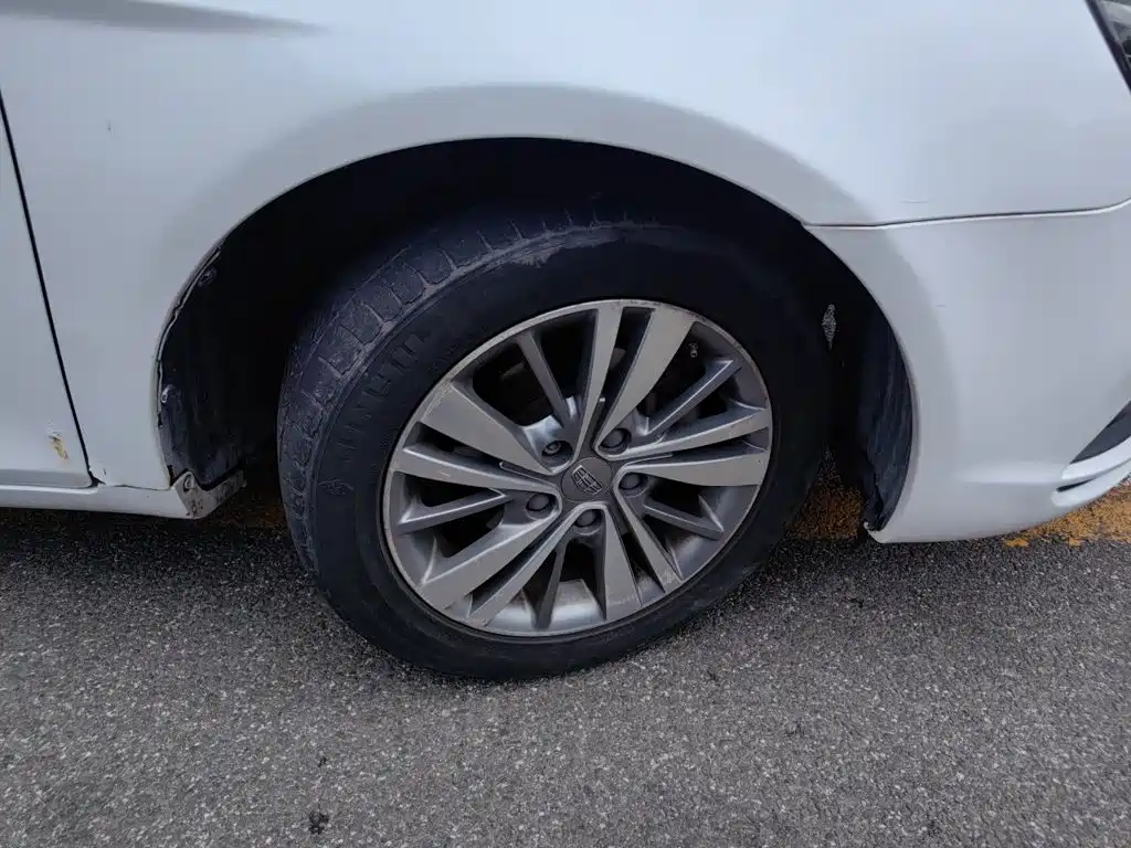 Geely Emgrand — миниатюра 8
