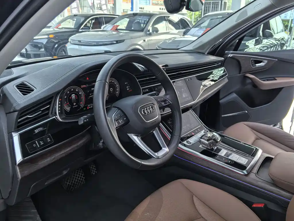 Audi Q7 — миниатюра 6