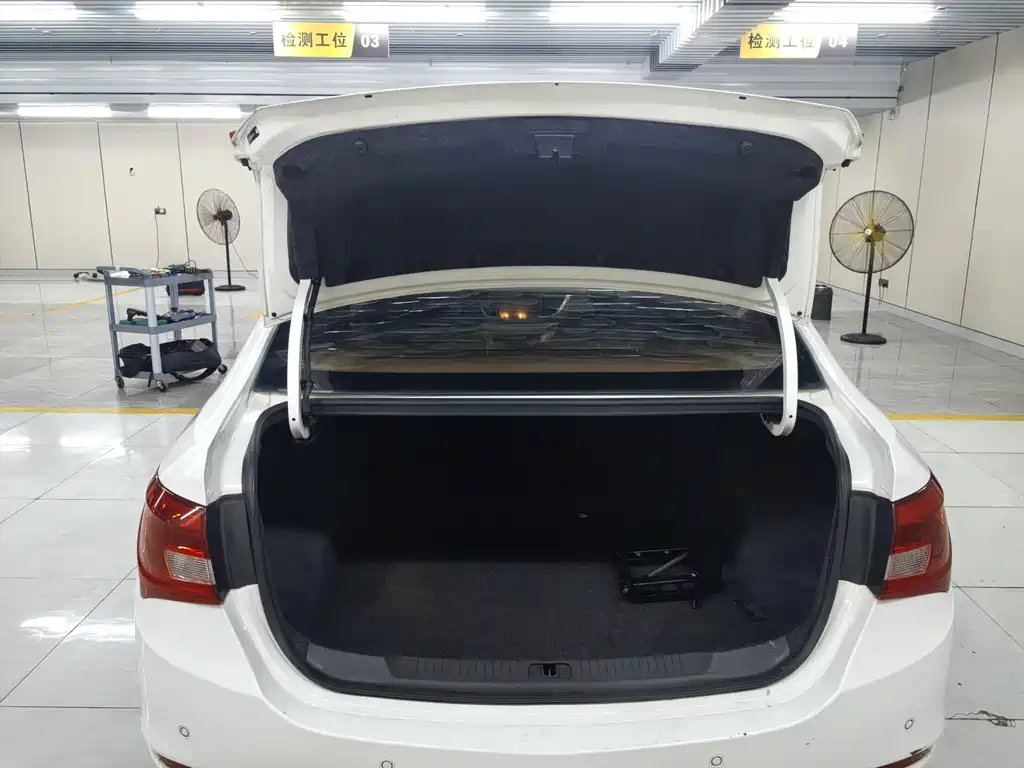 Buick Excelle — миниатюра 19