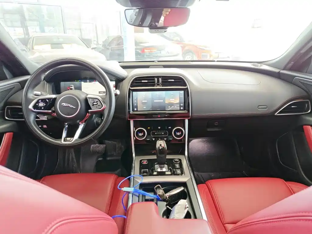 Jaguar XEL — миниатюра 10