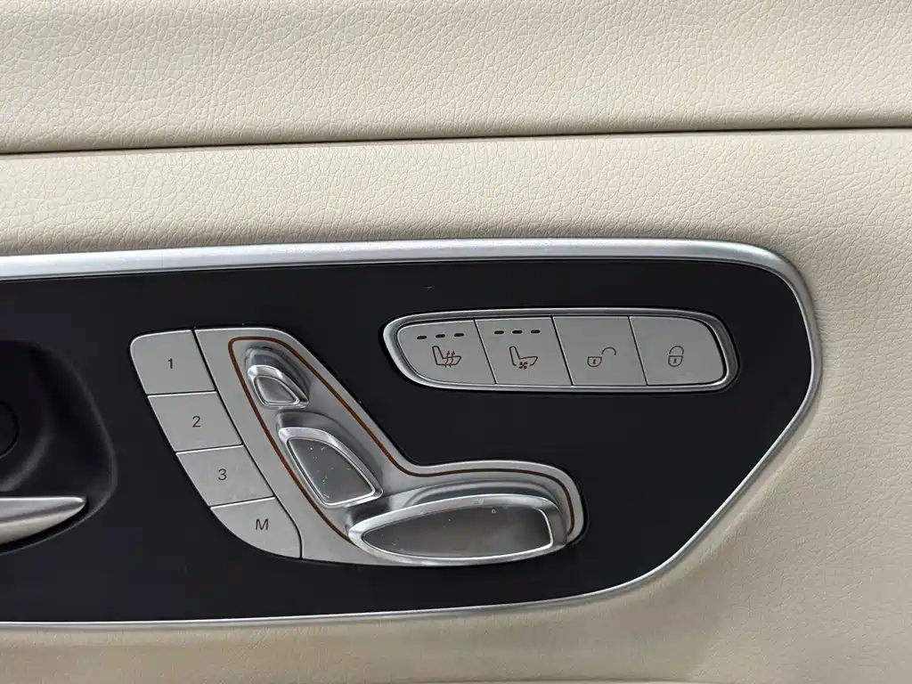 Mercedes-Benz V-Class — миниатюра 12
