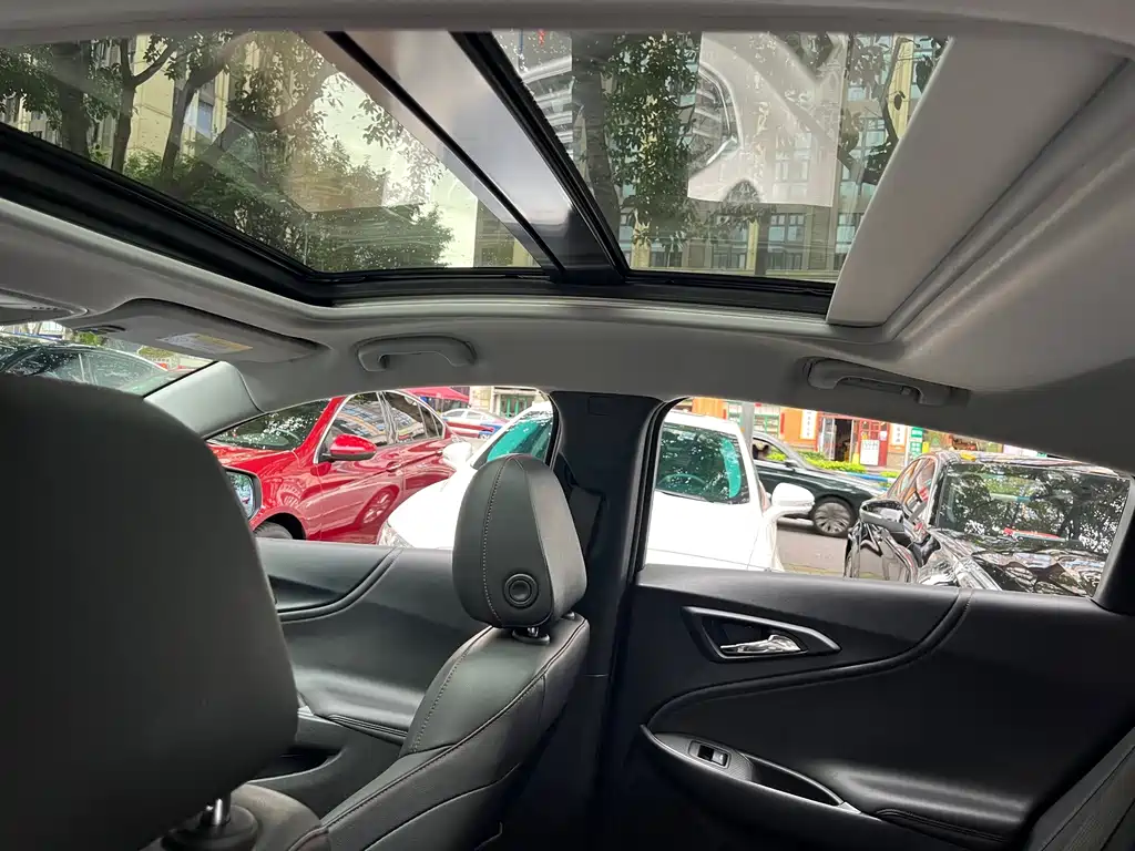 Chevrolet Malibu XL — миниатюра 12