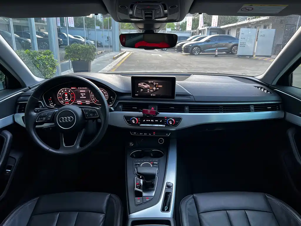 Audi A4L 2019 40 TFSI Fashion VI