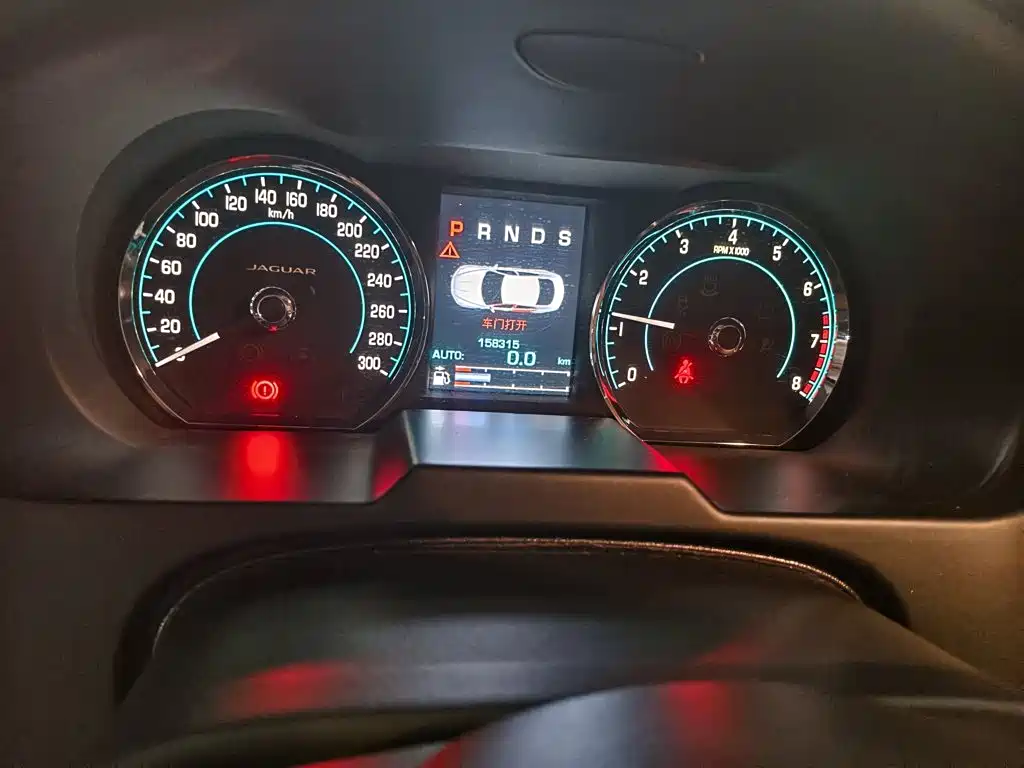 Jaguar XF — миниатюра 13