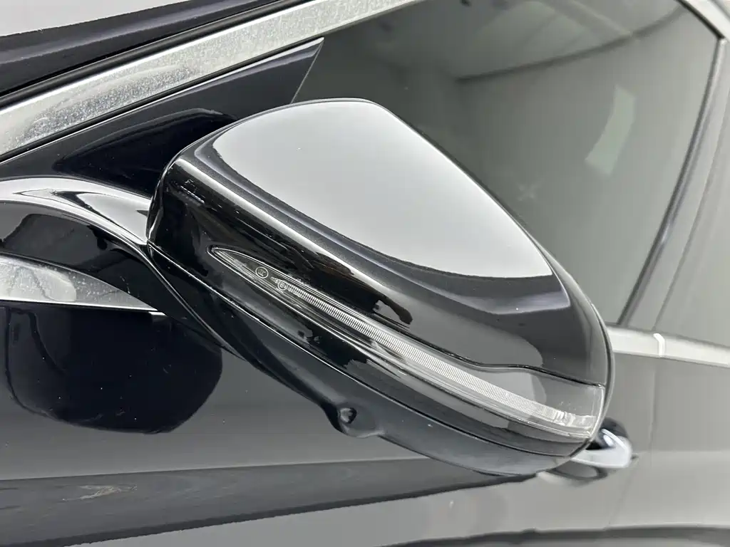 Mercedes-Benz E-Class — миниатюра 25