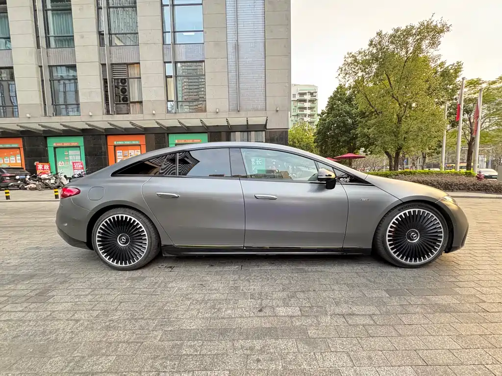 MERCEDES-BENZ EQS AMG