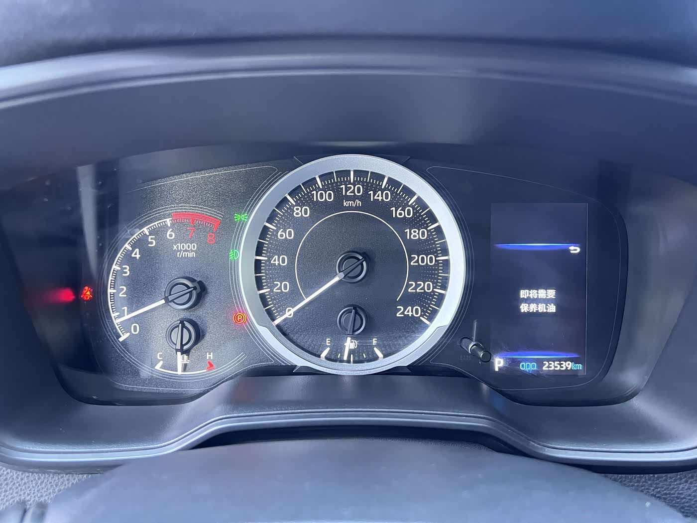 Toyota Corolla 1.2 л 2022 г. Белый, пробег 23000 км