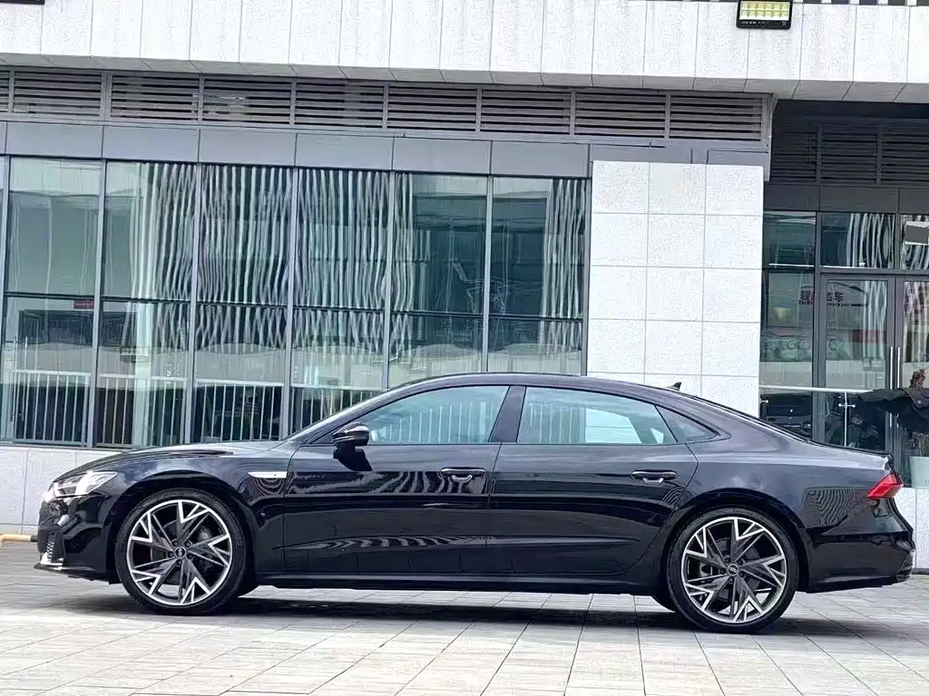Audi A7L 2024 45 TFSI quattro