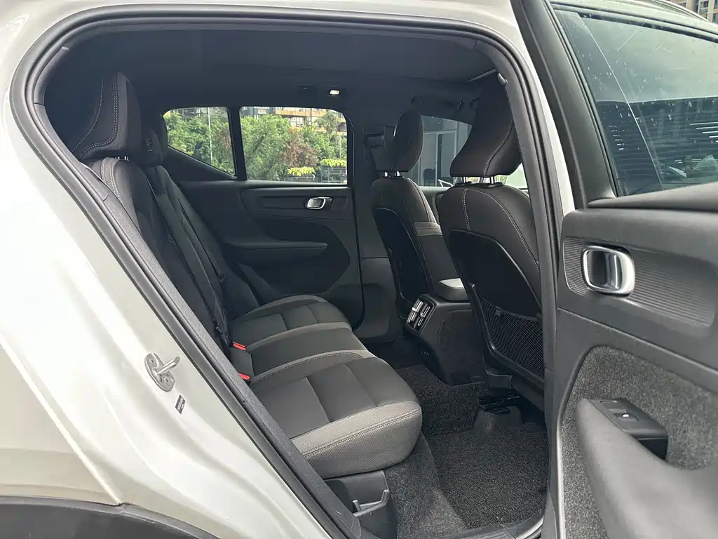 Volvo XC40 — миниатюра 18