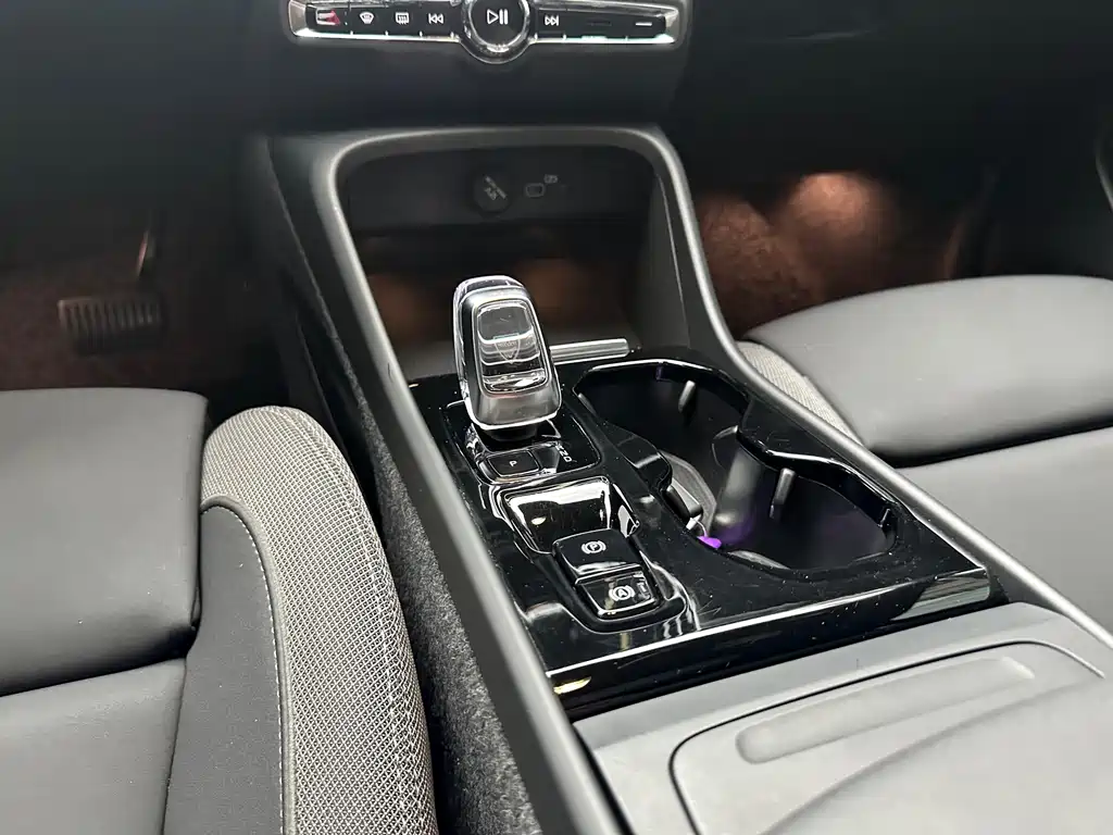 Volvo XC40 — миниатюра 13