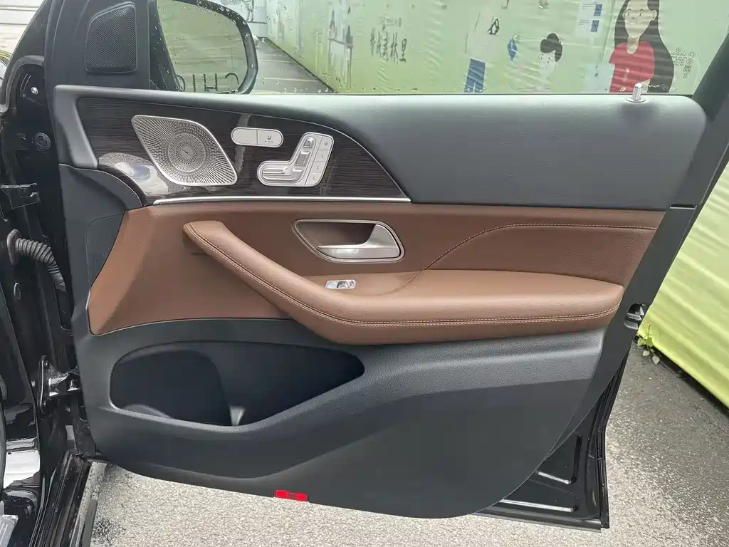 Mercedes-Benz GLE (Import) — миниатюра 9