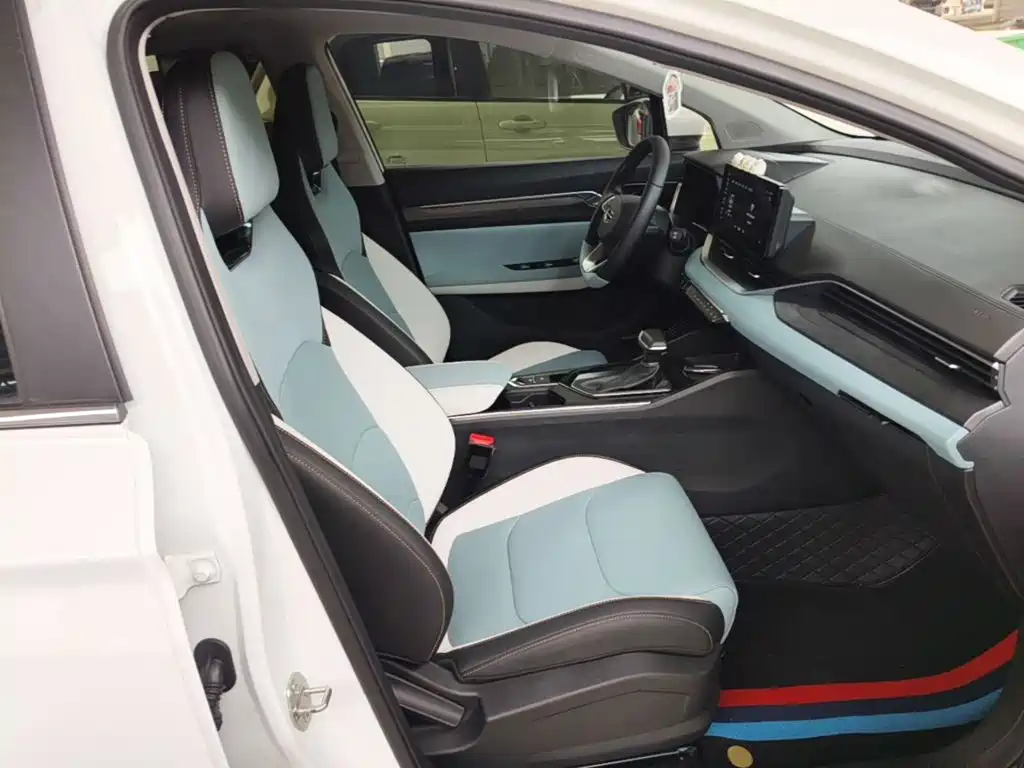 Geely Emgrand S — миниатюра 25