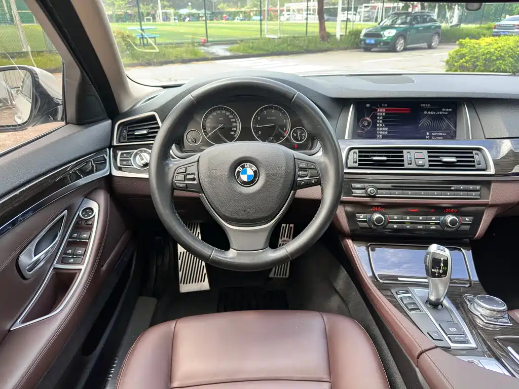 BMW 5 Series — миниатюра 15