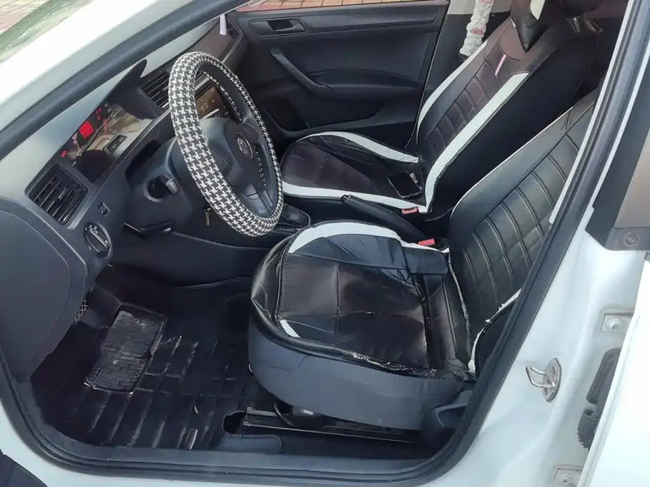 Volkswagen Santana — миниатюра 9
