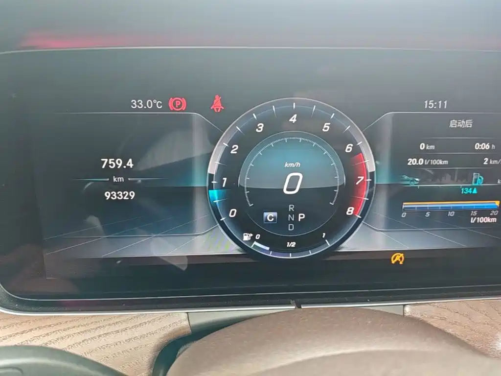 Mercedes-Benz E-Class — миниатюра 12