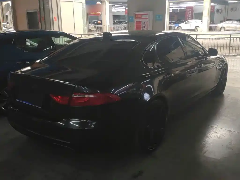 Jaguar XFL — миниатюра 7