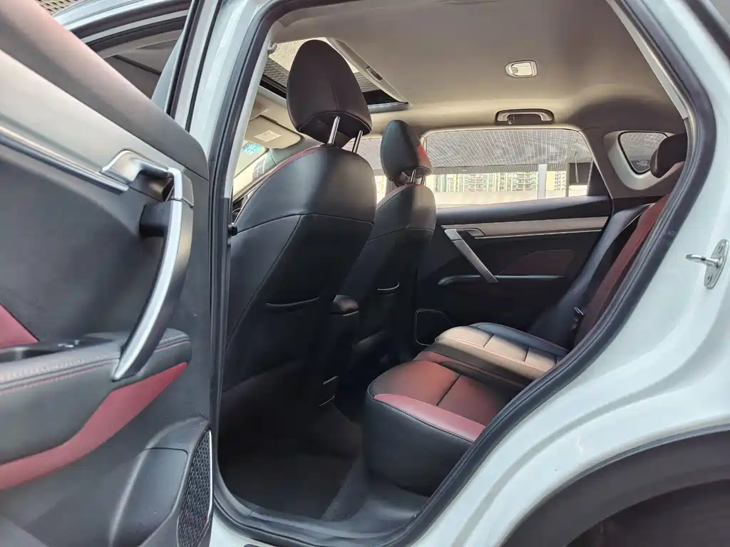Geely Binyue — миниатюра 12