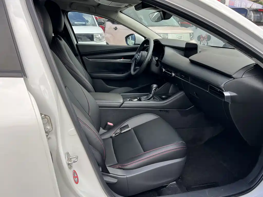 Mazda 3 Axela — миниатюра 11