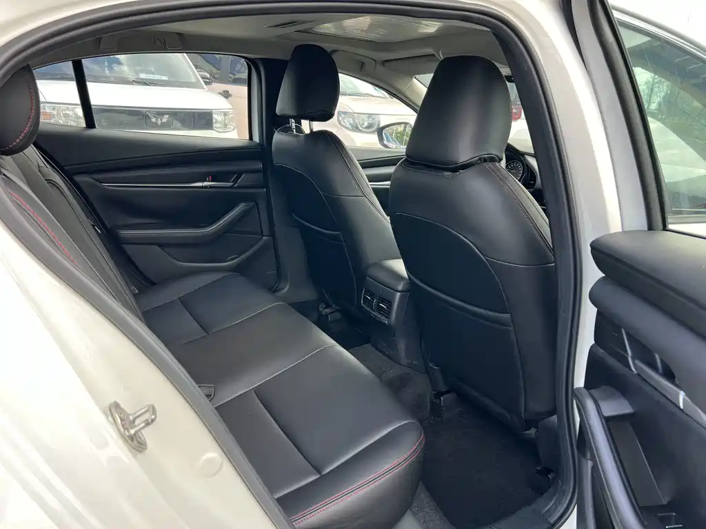 Mazda 3 Axela — миниатюра 12